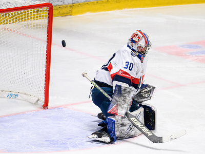 Brankár Denis Godla z HC Slovan Bratislava počas hokejového zápasu 31. kola Tipos extraligy 2023/2024 medzi HK Nitra - HC Slovan Bratislava