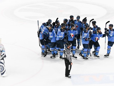Radosť hokejistov z HC Slovan Bratislava po góle v predĺžení