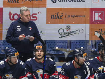 Na snímke tréner HC Slovan Peter Oremus