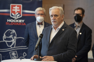 Na snímke majiteľ HC Slovan Bratislava Rudolf Hrubý počas tlačovej konferencie Slovenského zväzu ľadového hokeja (SZĽH) na tému 