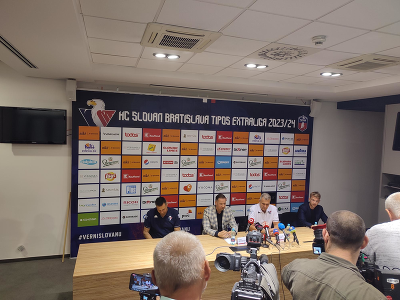 Tlačová konferencia HC Slovan Bratislava, na ktorej oznámili príchod nového trénera Vladimíra Růžičku