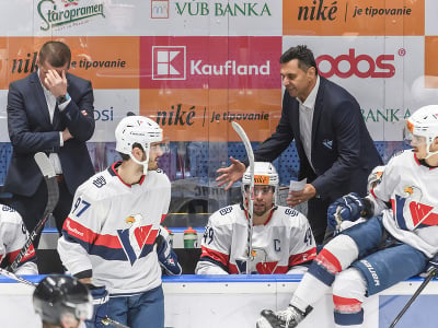 Tréner HC Slovan Vladimír Růžička počas zápasu 25. kola hokejovej Tipos extraligy HC Slovan Bratislava – HKM Zvolen