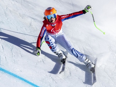 Slovenská zjazdová lyžiarka Henrieta Farkašová počas paraalpského lyžovania žien v rámci XIII. zimných paralympijských hier 2022 v Pekingu. 