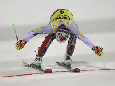 Nórsky lyžiar Henrik Kristoffersen vo večernom slalome