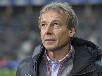 Juergen Klinsmann na lavičke Herthy 
