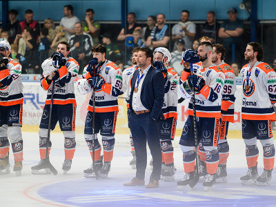 Sklamaní hokejisti Michaloviec s bronzovými medailami na krkoch