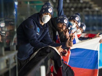 Na snímke slovenskí fanúšikovia pred olympijským turnajom v hokeji mužov o bronz Slovensko - Švédsko na ZOH 2022 v Pekingu