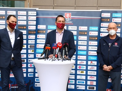 Miroslav Šatan, Oto Haščák a Craig Ramsay na tlačovej konferencii SZĽH