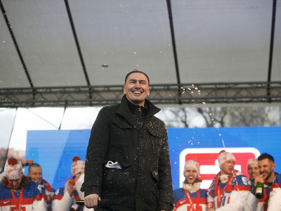 Prezident Slovenského zväzu ľadového hokeja (SZĽH) Miroslav Šatan počas osláv na bratislavskom Námestí SNP po návrate slovenskej hokejovej reprezentácie s bronzovými medailami z XXIV. zimných olympijských hier (ZOH) 2022 v Pekingu