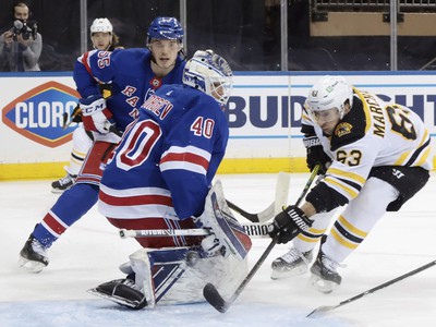 Hráči New York Rangers sa na ľade proti Bostonu Bruins blysli parádnym výkonom