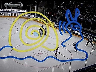 Aj vás v utorok šokoval slimák na obrazovkách počas hokeja?