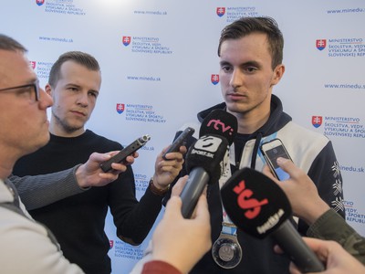 Brankár striebornej hokejovej reprezentácie Matej Tomek