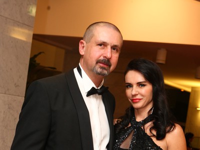 Bývalý slovenský hokejový reprezentant Zdeno Cíger aj s manželkou.