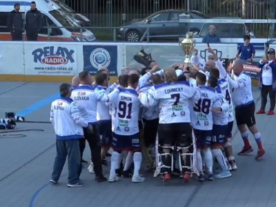 Slovenskí hokejbalisti vybojovali titul na majstrovstvách sveta v kategórii Masters