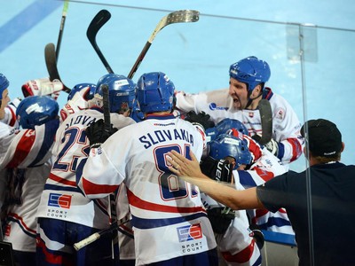 Slovenskí hokejbalisti v zápase s Kanadou