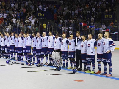 Hráči Slovenska oslavujú víťazstvo 6:1 v zápase proti Kanade