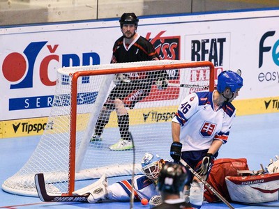 Slovenskí hokejbalisti bojujú s Kanadou o zlatý hetrik 