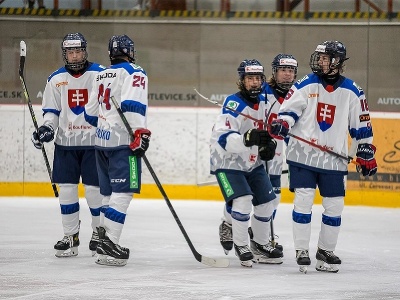 Hokejisti slovenskej šestnástky na