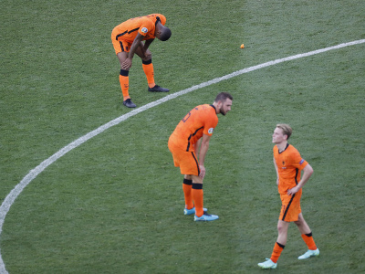 Futbalisti Holandska po prehre s Českom v osemifinále EURO 2020