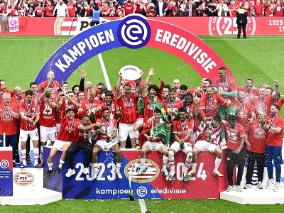 Futbalisti PSV Eindhoven ovládli