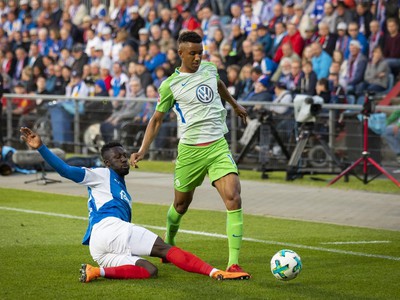 Holstein Kiel si Bundesligu v baráži nevybojoval