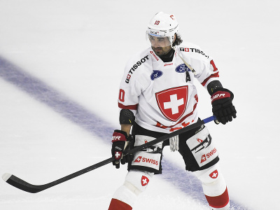 Švajčiarsky hokejista Andres Ambühl počas prípravného zápasu Slovensko - Švajčiarsko