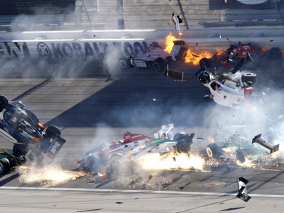 Smrteľná zrážka na pretekoch IndyCar