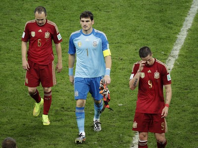 Iniesta, Iker Casillas a Fernando Torres odchádzajú z ihriska