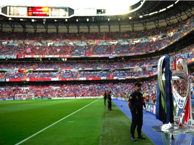 Vypredaný štadión Santiago Bernabeu a vystavená trofej pre víťaza Ligy majstrov