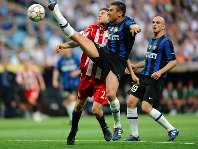 Lucio a Thomas Mueller