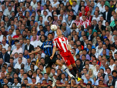 Cristian Chivu a Arjen Robben
