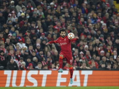 Na snímke hráč Liverpoolu Mohamed Salah v zápase osemfinále Ligy majstrov