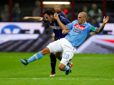 Pazzini a Cannavaro v súboji