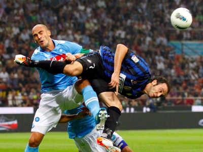 Pazzini a Cannavaro v súboji