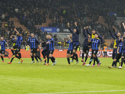 Futbalisti Interu oslavujú víťazstvo nad Neapolom