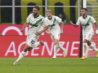 Domenico Berardi sa raduje z výstavného gólu do siete Interu Miláno