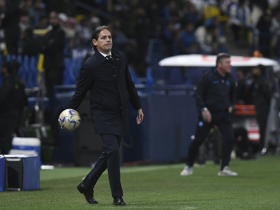 Tréner Interu Miláno Simone Inzaghi vracia do hry loptu
