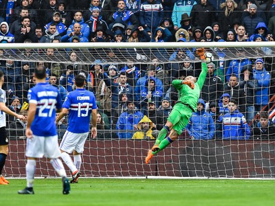 Ivan Periśić dáva gól milánskeho Interu