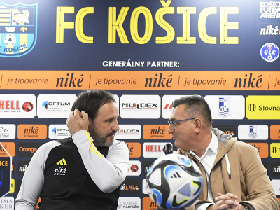 Na snímke zľava tréner FC Košice Ján Kozák mladší a prezident klubu Dušan Trnka 