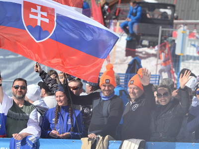 Poslankyňa NR SR Romana Tabak (OĽaNO), predseda parlamentu SR Boris Kollár (Sme rodina) a nezaradený poslanec Ján Krošlák počas druhého kola vo finále  slalomu žien Svetového pohára v alpskom lyžovaní žien vo francúzskom stredisku Courchevel/Meribel