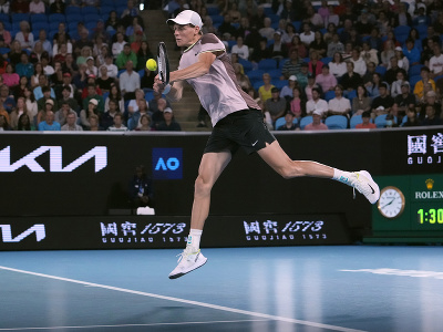 Talian Jannik Sinner počas zápasu druhého kola na Australian Open 2024