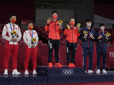 Držitelia medailí v novej disciplíne štvohra mix - Taiwan, Čína a Japonsko 
