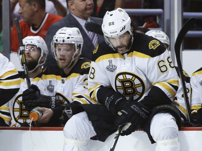 Smutný Jágr na striedačke Bostonu