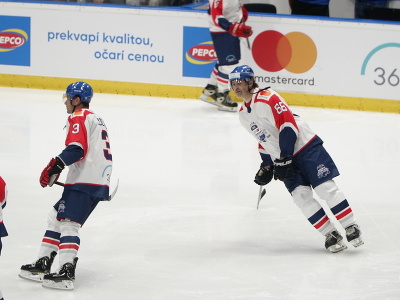 Akcia Legendy sú späť proti sebe postavila slovenské a české hokejové legendy