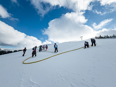 Príprava zjazdovky a areálu strediska Jasná na Svetový pohar v alpskom lyžovaní