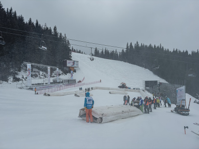 Príprava zjazdovky a areálu strediska Jasná na Svetový pohar v alpskom lyžovaní