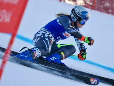 Alice Robinsonová na trati 1. kola obrovského slalomu v Jasnej
