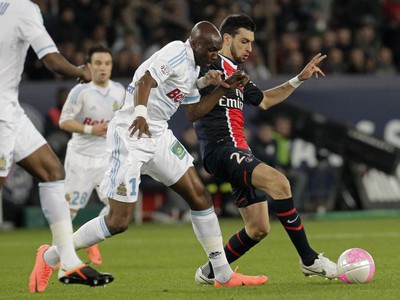 Stephane Mbia a Javier