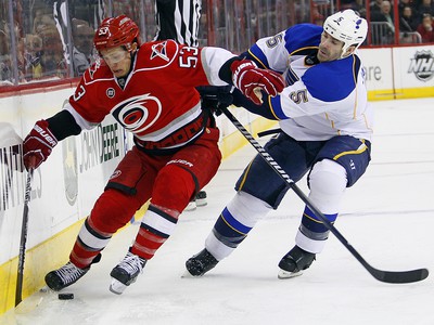 Jeff Skinner v súboji