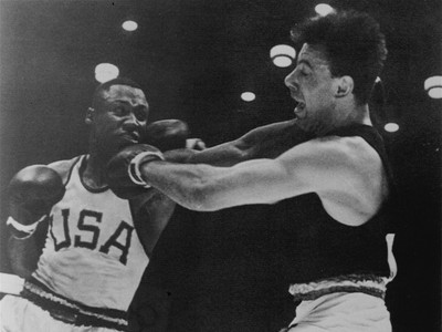 Joe Frazier a Hans Huber vo finále OH 1964